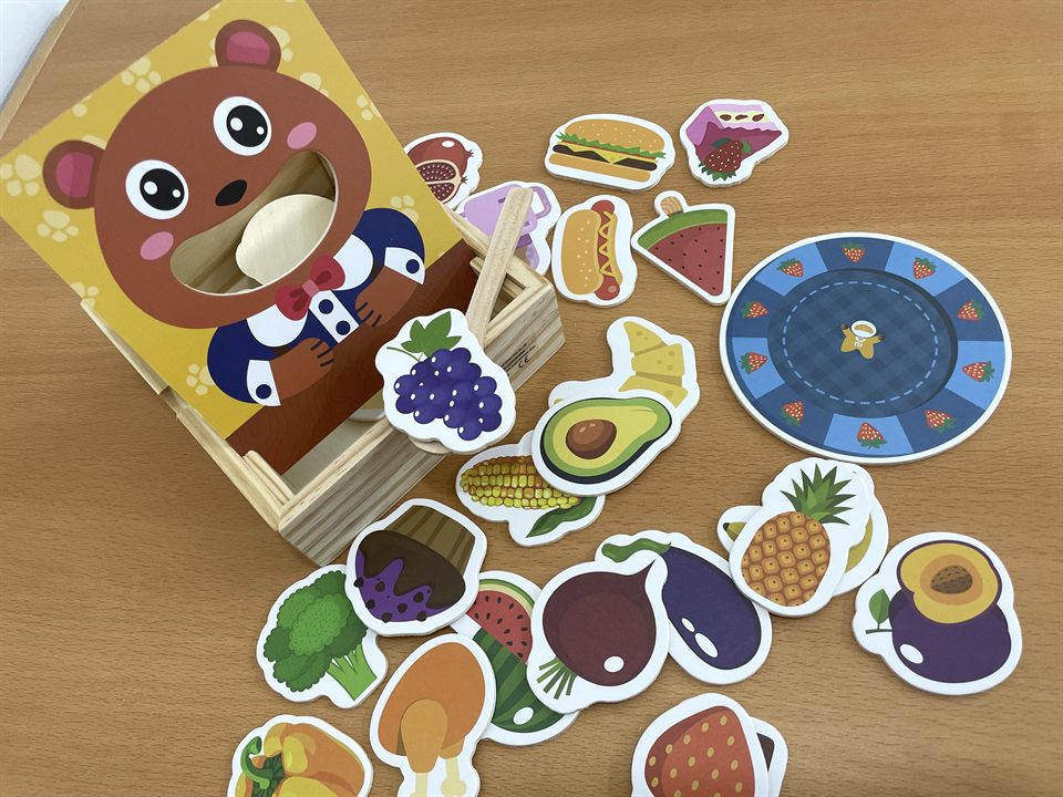 くまさんと食べ物カードの教材